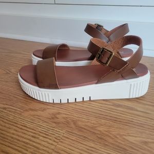 Mia Platform sandals